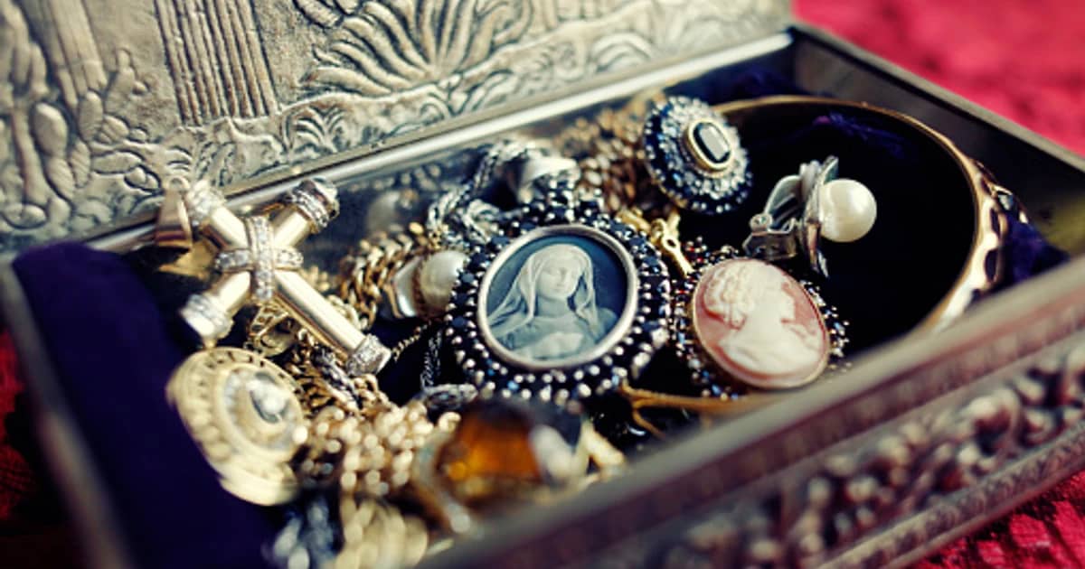 vintage Jewelry with box