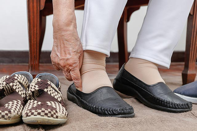 shoes for elderly to prevent falls